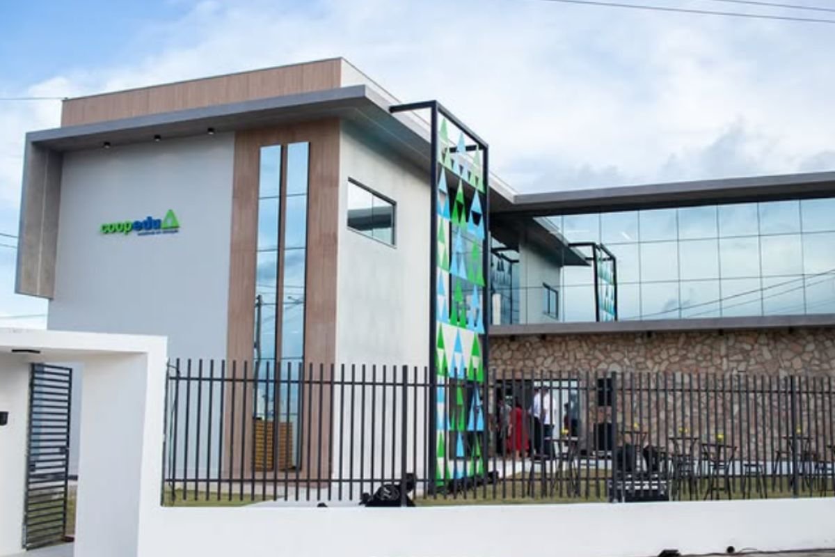 Coopedu esclarece que atua legalmente em Lajes e ainda não foi notificada sobre ação civil pública do MPRN e DPE sobre contratação de profissionais da educação.