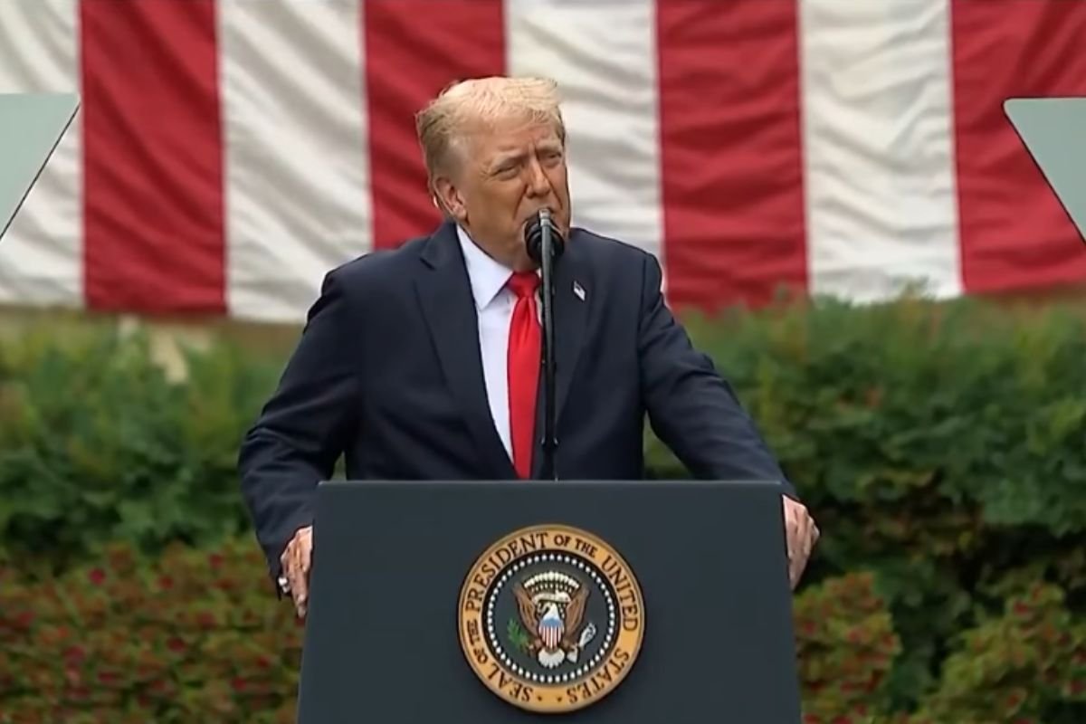 Ex-presidente dos EUA se manifestou sobre a condenação de Jair Bolsonaro e aliados por tentativa de golpe de Estado, afirmando conhecê-lo e elogiando sua atuação como líder.