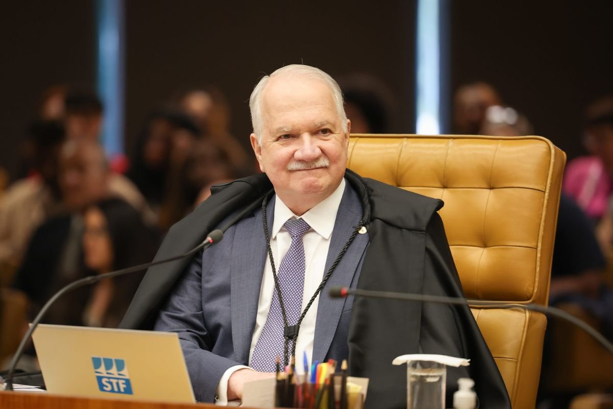 Ministro Edson Fachin toma posse como presidente do STF e CNJ nesta segunda-feira (29), com mandato de dois anos, tendo Alexandre de Moraes como vice.