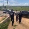 Polícia Civil prende suspeito de roubo em estabelecimento comercial; ele confessou o crime e afirmou ter adquirido a arma para assaltos.