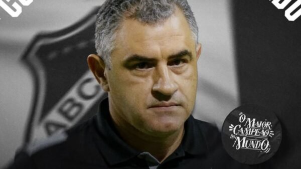 Treinador Marcelo Chamusca assume o comando do Mais Querido e inicia planejamento da temporada em Natal, com vasta experiência no futebol brasileiro.