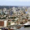 Prefeitura sanciona lei que reduz base do ITIV por 90 dias para estimular regularização de imóveis e movimentar mercado imobiliário.