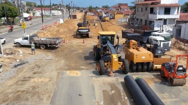Segunda etapa da duplicação e melhorias da Avenida Moema Tinoco em Natal será concluída até dezembro, com investimentos de R$ 23 milhões e liberação progressiva de trechos.