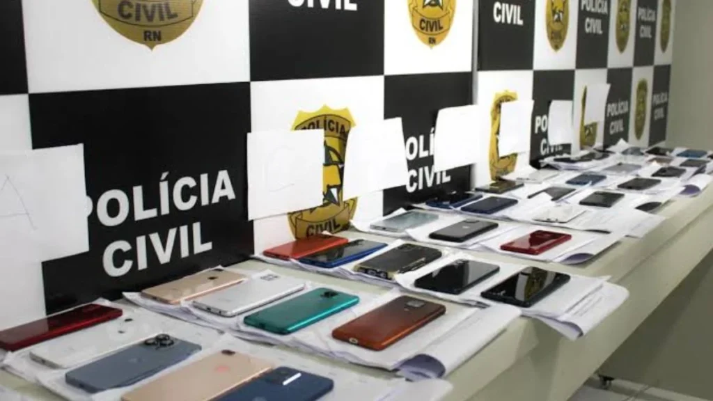 Celulares recuperados pela Polícia Civil em Parnamirim durante a Operação Retorno.