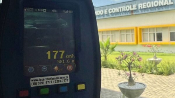 Durante operação de fiscalização, PRF registrou veículo a 177 km/h em trecho de 110 km/h da BR-101, em Canguaretama, nesta quinta-feira (25).