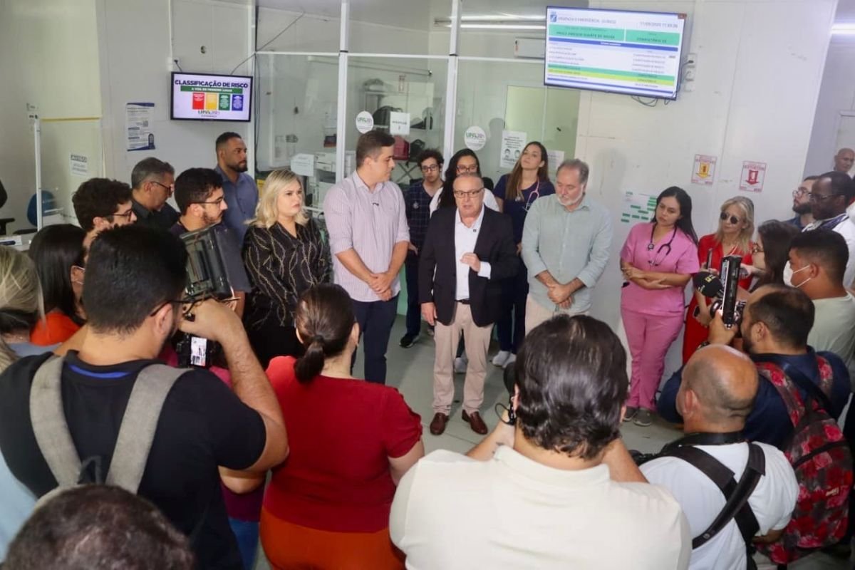 Prefeito de Natal visitou a UPA Cidade da Esperança, destacou 10 médicos em atendimento simultâneo e reafirmou compromisso com a saúde.