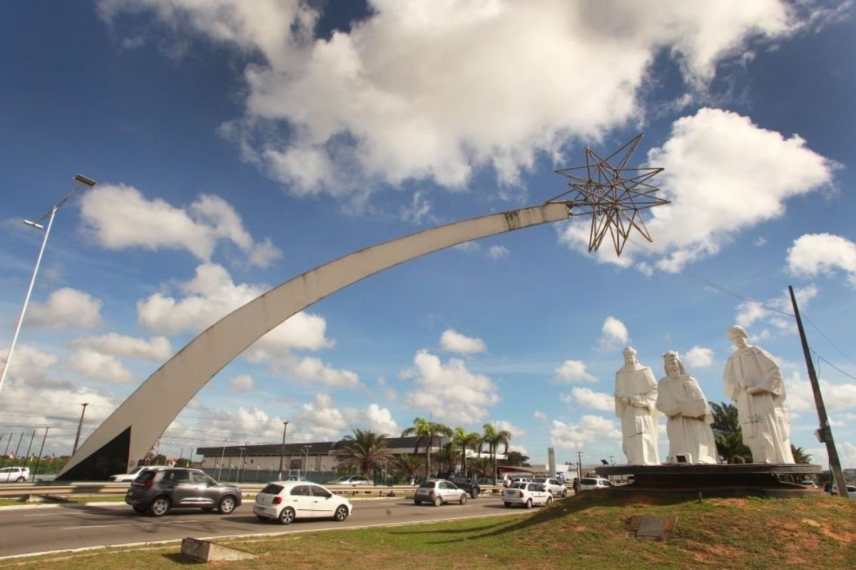 BR-101 terá interdição parcial à noite, no trecho do Pórtico dos Reis Magos, a partir de terça (30). Obras de recuperação vão durar 30 dias.