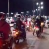 Motociclistas realizam manifestação na ponte Newton Navarro em solidariedade ao moto-entregador Rafael Soares, morto em acidente na Avenida João Medeiros Filho.
