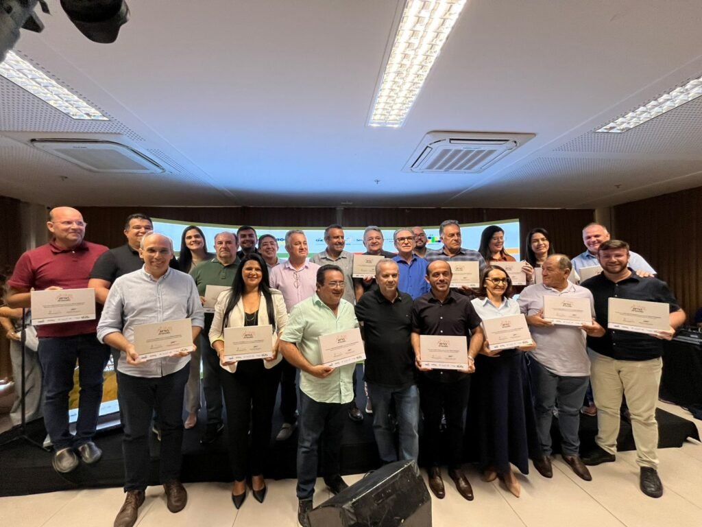 Lançamento do projeto Rotas Potiguares reúne representantes da Fecomércio, Senac e prefeitos de cidades do RN.