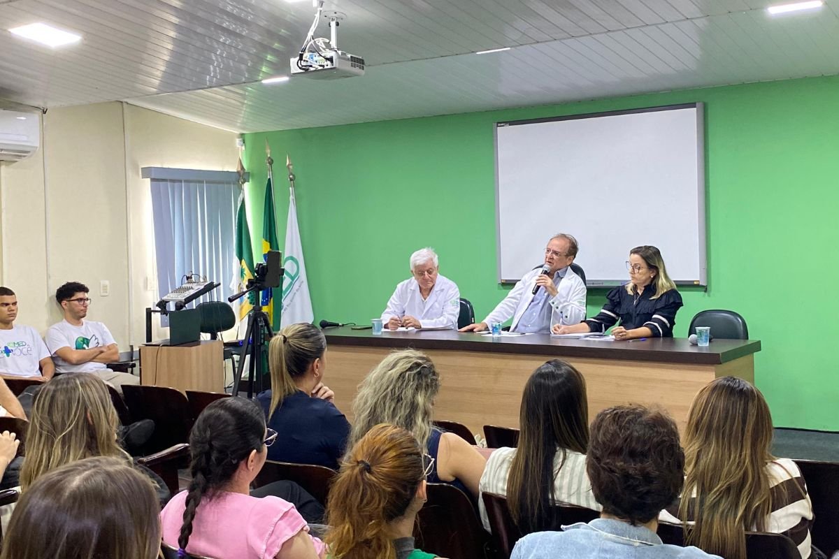 Médicos de Natal entram em greve a partir das 19h desta segunda-feira (1º), por irregularidades em licitação e risco de suspensão de atendimentos.