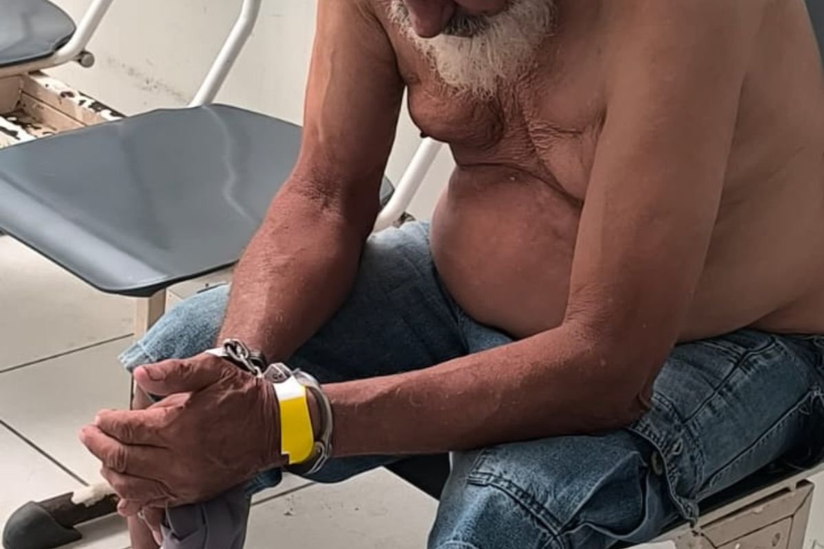 Justiça concede liberdade provisória a idoso de 80 anos preso por matar homem em briga no Pajuçara; suspeito alegou legítima defesa.