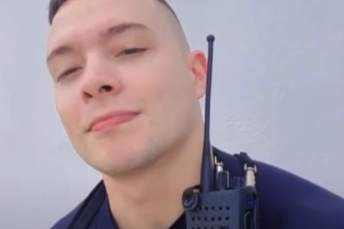 Victor Hugo de Souto Valença, policial penal, é condenado a 43 anos e 9 meses de prisão por latrocínio, roubos e homicídio em Natal, com perda do cargo público.