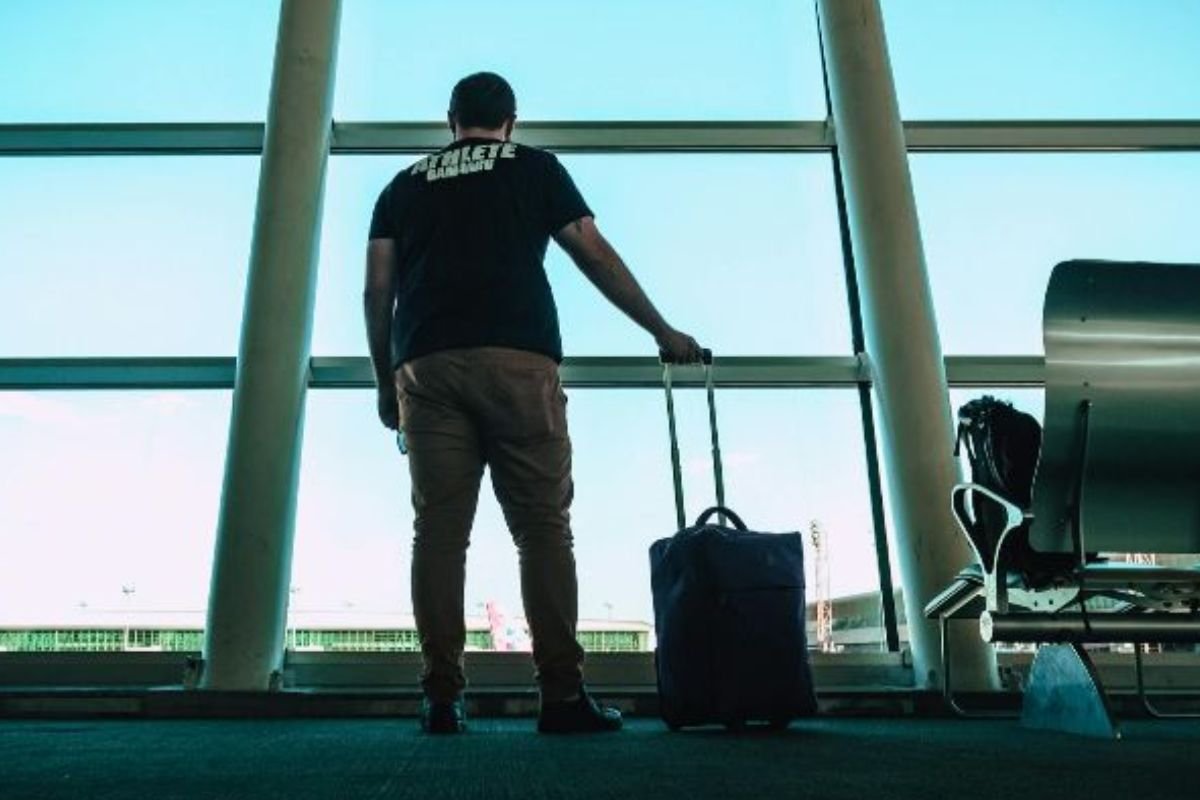 Justiça do RN condena companhias aéreas a indenizar atleta de jiu-jitsu por atraso de voo que prejudicou participação em campeonato internacional.