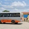 Fiscalização da PRF na BR-101 e BR-304 encontra ônibus com estudantes em pé, motoristas sem curso e veículos sem licenciamento no RN.