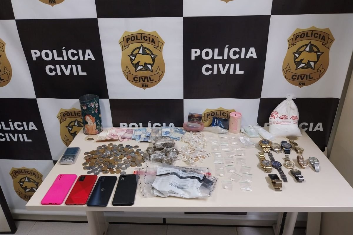 Operação Retomada prende quatro suspeitos de arrastão na casa de policial civil e crimes ligados a facção criminosa em Nísia Floresta e Natal.