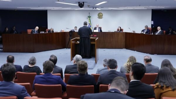STF encerra sustentações das defesas de Bolsonaro, Braga Netto, Heleno e Nogueira no processo sobre tentativa de golpe. Voto de Moraes será dia 9.