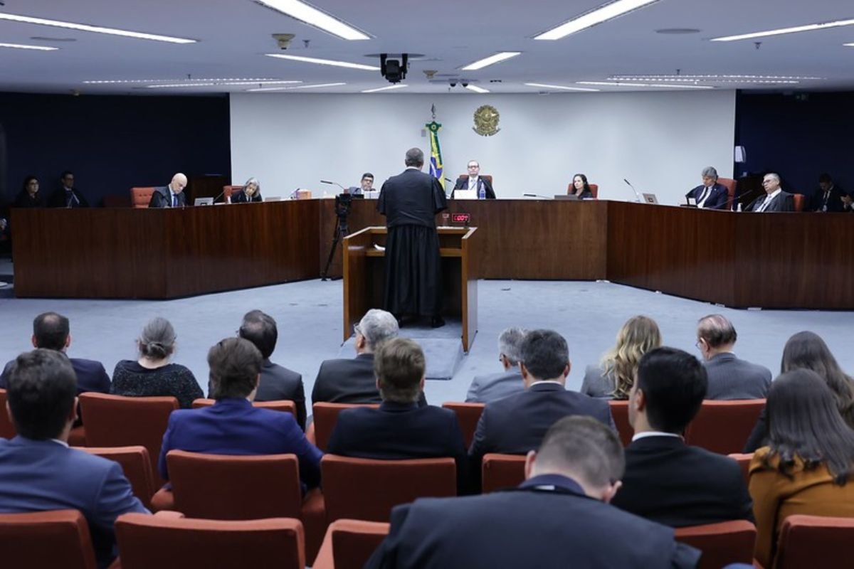 STF encerra sustentações das defesas de Bolsonaro, Braga Netto, Heleno e Nogueira no processo sobre tentativa de golpe. Voto de Moraes será dia 9.