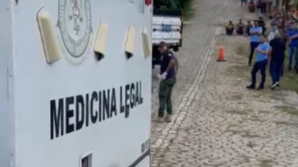 Funcionário terceirizado da Prefeitura de Parnamirim morre após trator capotar em Pirangi do Norte; perícia investiga causas do acidente.