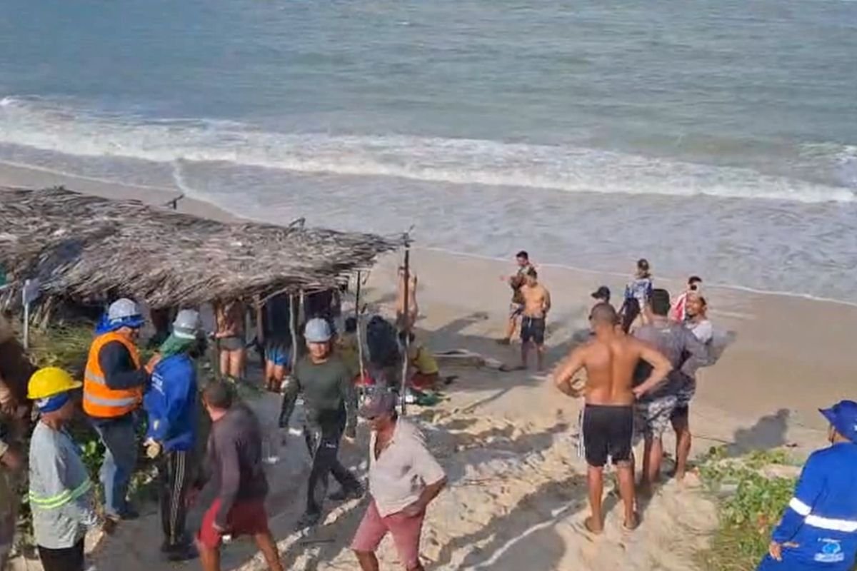 Turista de Minas Gerais morre afogado na praia de Camurupim, em Nísia Floresta; equipes do Corpo de Bombeiros e Samu tentaram reanimação, mas vítima não resistiu.