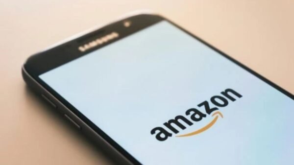 Falha na Amazon Web Services causou instabilidade em sites e aplicativos como Snapchat, Canva e Alexa, afetando empresas no mundo todo.