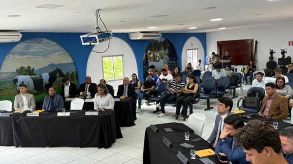 Câmara de Parnamirim realiza 108ª sessão ordinária no Parque Aristófanes Fernandes durante Festa do Boi e entrega título de Cidadã Honorária.
