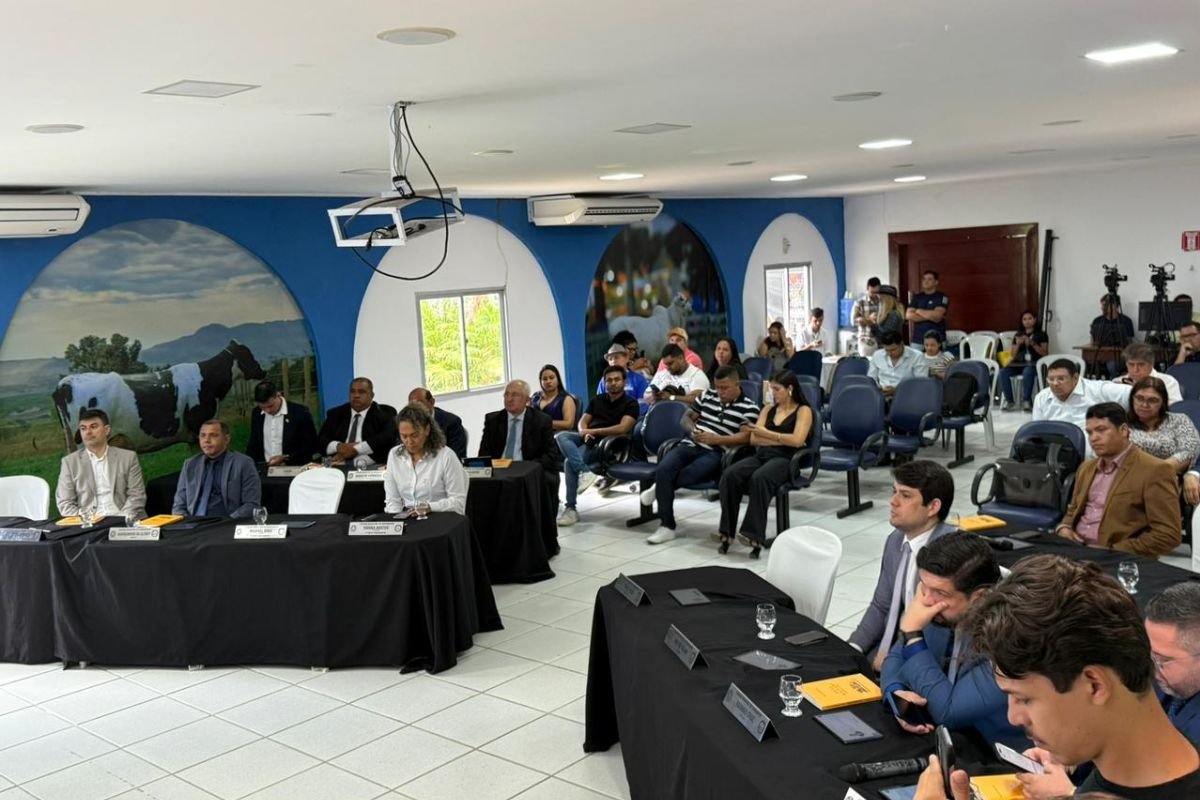 Câmara de Parnamirim realiza 108ª sessão ordinária no Parque Aristófanes Fernandes durante Festa do Boi e entrega título de Cidadã Honorária.