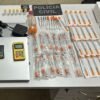 Polícia Civil prende homem e mulher por venda ilegal de medicamentos emagrecedores em Parnamirim; operação apreendeu remédios, seringas e materiais de venda.