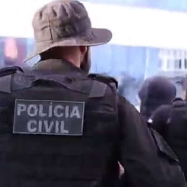 Polícia Civil deflagra Operação Herdeiro Oculto e apreende armas, dinheiro e celulares em desdobramento do homicídio de Miguel Cabral, ex-prefeito de São Pedro/RN.