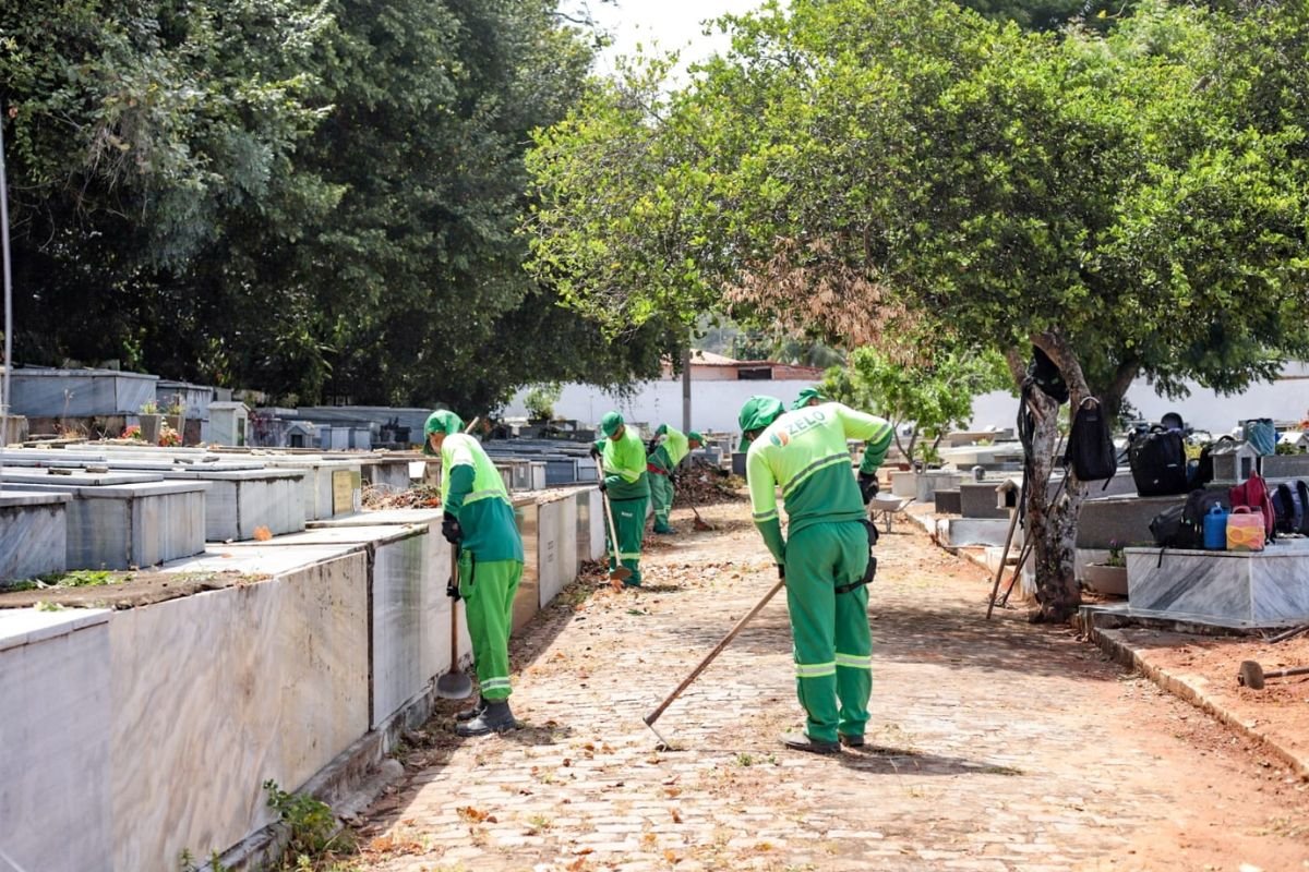 Mais de 60 mil pessoas são esperadas nos cemitérios públicos de Natal neste Dia de Finados. Confira horários, celebrações e programação especial.