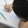 Inep recomenda evitar repertório de bolso na redação do Enem 2025. Participantes devem priorizar argumentação própria e repertório autoral.
