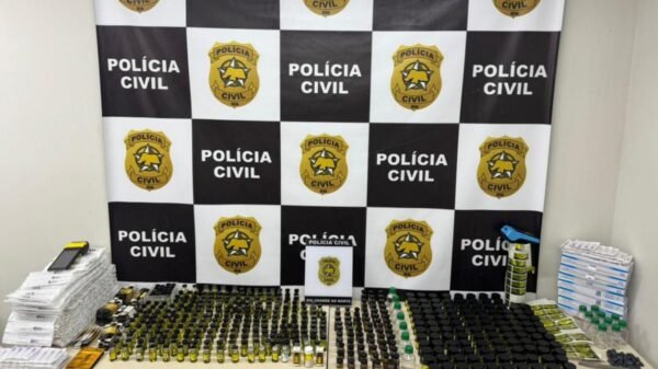 Polícia Civil realiza Operação Atrofia e fecha laboratório clandestino de anabolizantes em Natal. Homem é preso em flagrante na ação.