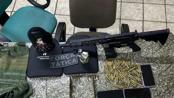 Polícia Militar apreende fuzil, munições e granada durante operação da Força Tática do 2º BPM na zona rural de Mossoró, no Oeste potiguar.