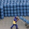 Caixa Econômica abre cadastro para revendedoras de gás no programa Gás do Povo, que garante recarga gratuita a famílias de baixa renda.
