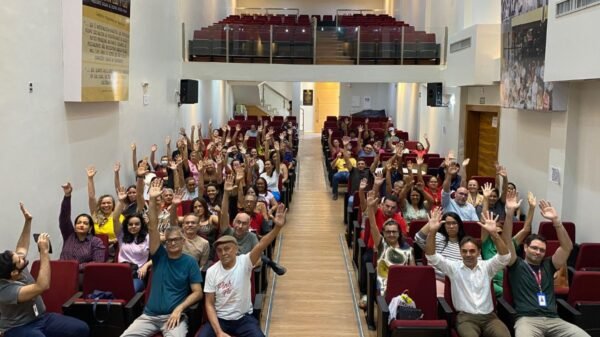 Servidores administrativos da saúde do RN iniciam greve por tempo indeterminado nesta segunda (20), cobrando direitos e reajustes salariais.