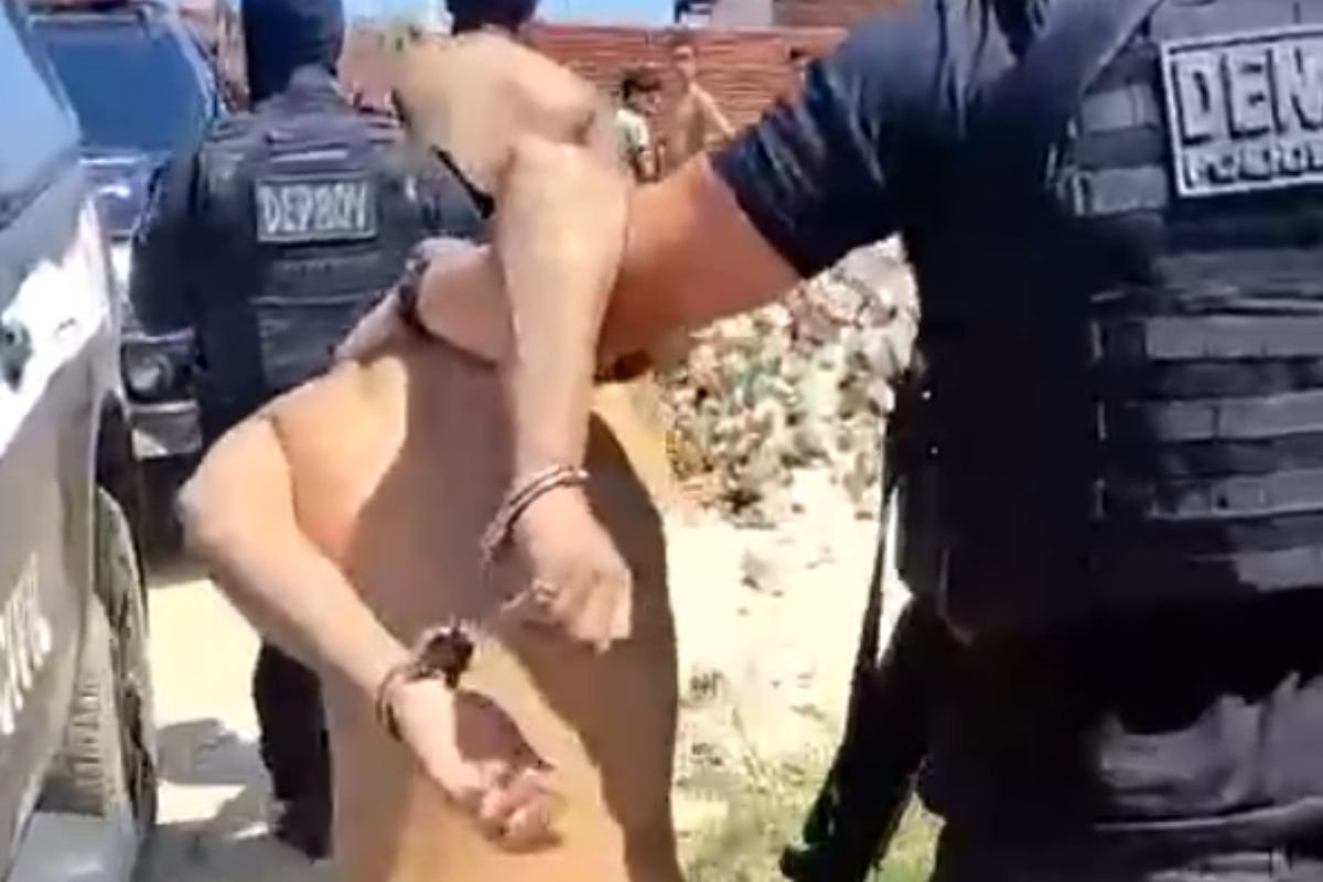 Ação da DEICOR em Parnamirim prende homem por tráfico e apreende drogas; operação visava integrantes de facção na comunidade de Búzios.