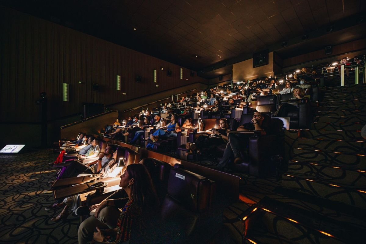 O MídiaTalks nasce como um espaço de convergência entre mídia, tecnologia e criatividade, fortalecendo o diálogo entre os diferentes elos da cadeia de comunicação e publicidade.