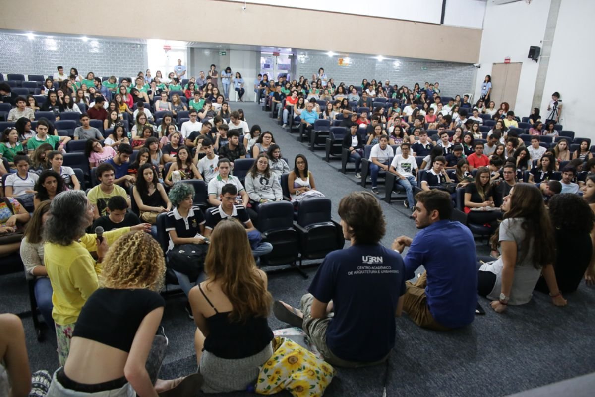 UFRN realiza 17ª Mostra de Profissões nos dias 7 e 8/10, com cursos de graduação e técnicos, palestras e espaços temáticos gratuitos.