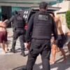 Operação da Polícia Civil prende suspeitos de tráfico de drogas e homicídios em São José de Mipibu. Armas, drogas e quase R$ 15 mil foram apreendidos.