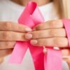 Outubro Rosa reforça prevenção do câncer de mama e colo do útero. Ministério da Saúde amplia acesso à mamografia no SUS para mulheres a partir dos 40 anos.