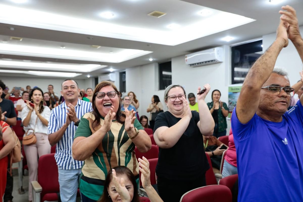 A governadora Fátima Bezerra sancionou, nesta terça-feira (7), a Lei Estadual nº 794/2025, que institui o Plano de Cargos, Carreira e Remuneração (PCCR)