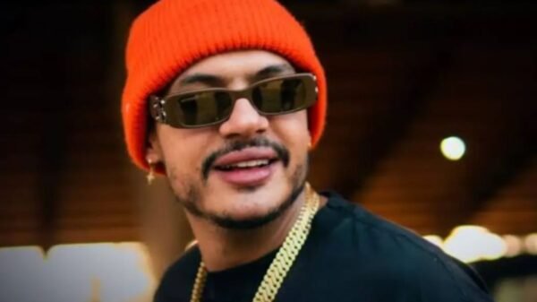 O rapper Hungria, de 34 anos, está internado em Brasília com suspeita de intoxicação por metanol após ingestão de bebida adulterada.