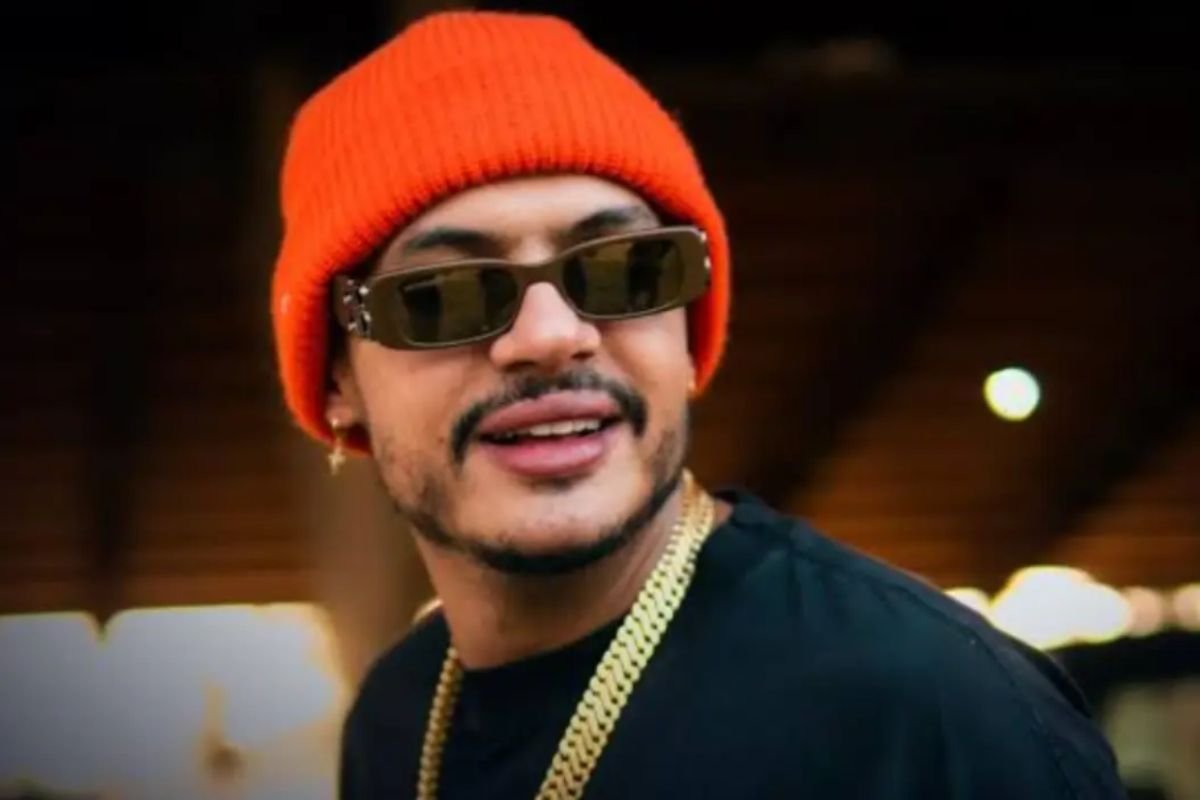 O rapper Hungria, de 34 anos, está internado em Brasília com suspeita de intoxicação por metanol após ingestão de bebida adulterada.