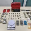 Polícia Civil prende dois homens e causa prejuízo de R$ 120 mil ao tráfico de drogas em Caicó, no Seridó potiguar. Um terceiro suspeito fugiu.