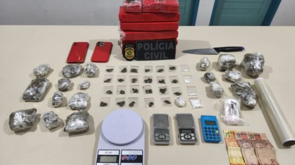 Polícia Civil prende dois homens e causa prejuízo de R$ 120 mil ao tráfico de drogas em Caicó, no Seridó potiguar. Um terceiro suspeito fugiu.