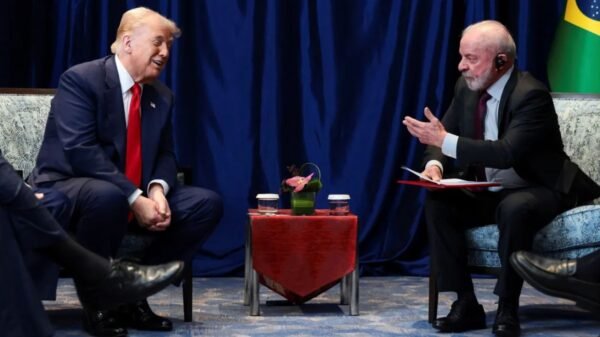 Durante a cúpula da Asean, na Malásia, Trump elogiou Lula, o chamou de “vigoroso” e disse que negociações comerciais seguem em andamento.