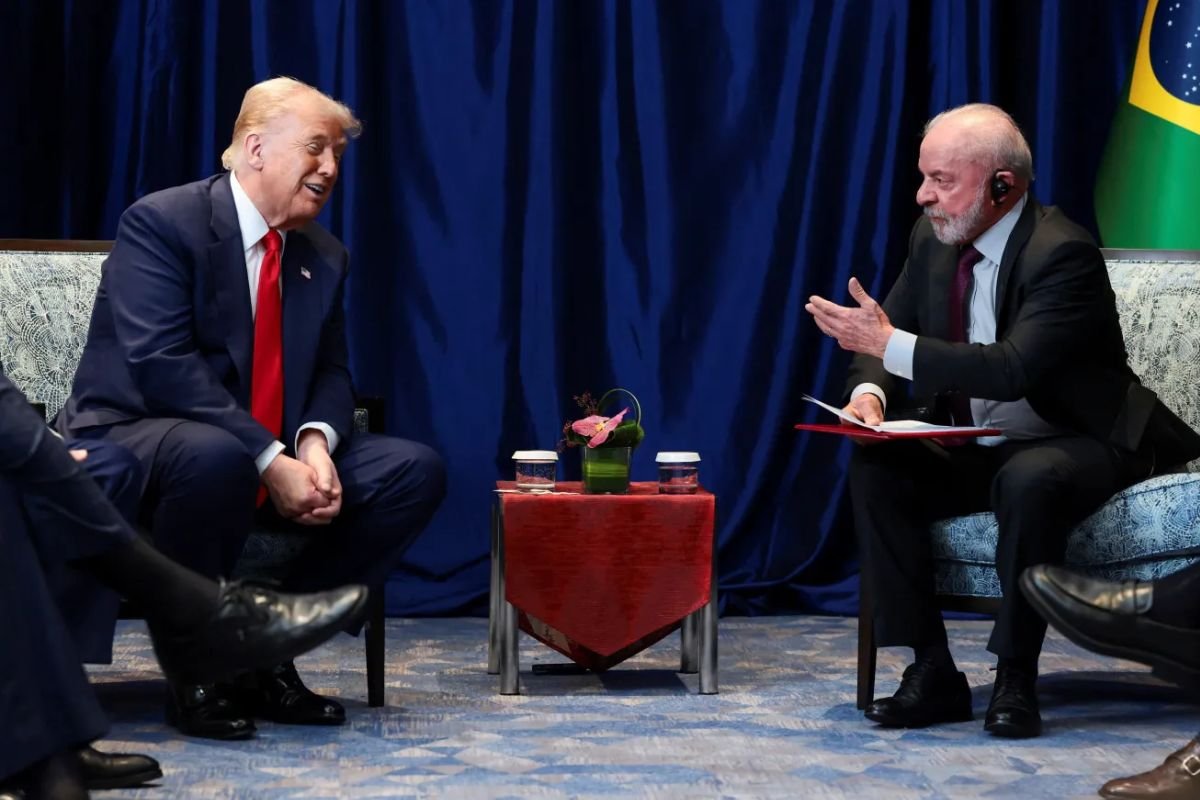 Durante a cúpula da Asean, na Malásia, Trump elogiou Lula, o chamou de “vigoroso” e disse que negociações comerciais seguem em andamento.
