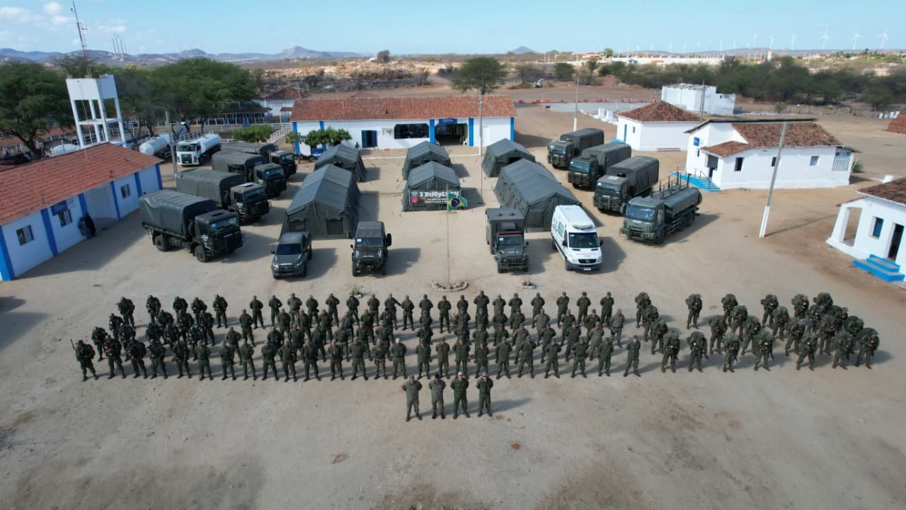 A Marinha instala base expedicionária em Lajes-RN para treinamentos na Caatinga e ações sociais com apoio da Prefeitura local.