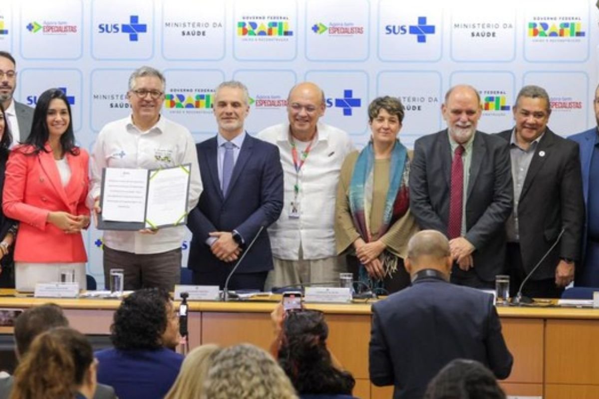 Novo benefício do SUS garante R$ 300 para transporte, alimentação e hospedagem de pacientes com câncer que precisam viajar para radioterapia.