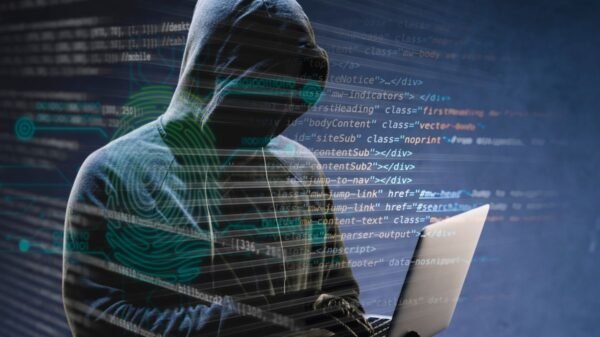 PL propõe cadastro nacional de criminosos cibernéticos para monitorar condenados por crimes digitais, com acesso restrito a autoridades e empresas.