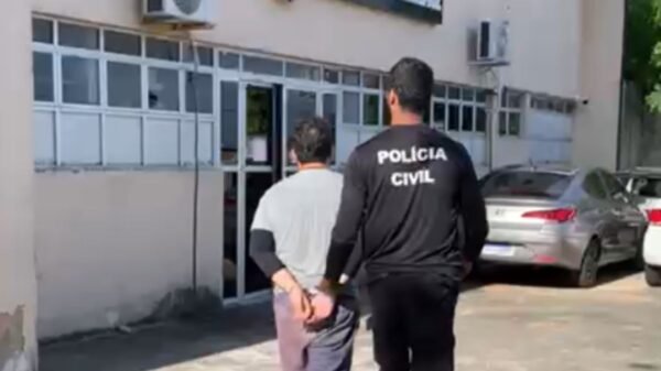 Polícia Civil prende homem de 38 anos suspeito de estupro de vulnerável e armazenamento de pornografia infantil em Extremoz.